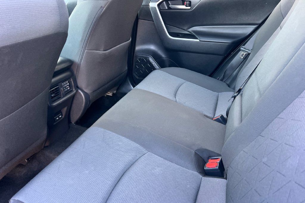 Certified 2025 Toyota RAV4 XLE AWD/4WD image 15