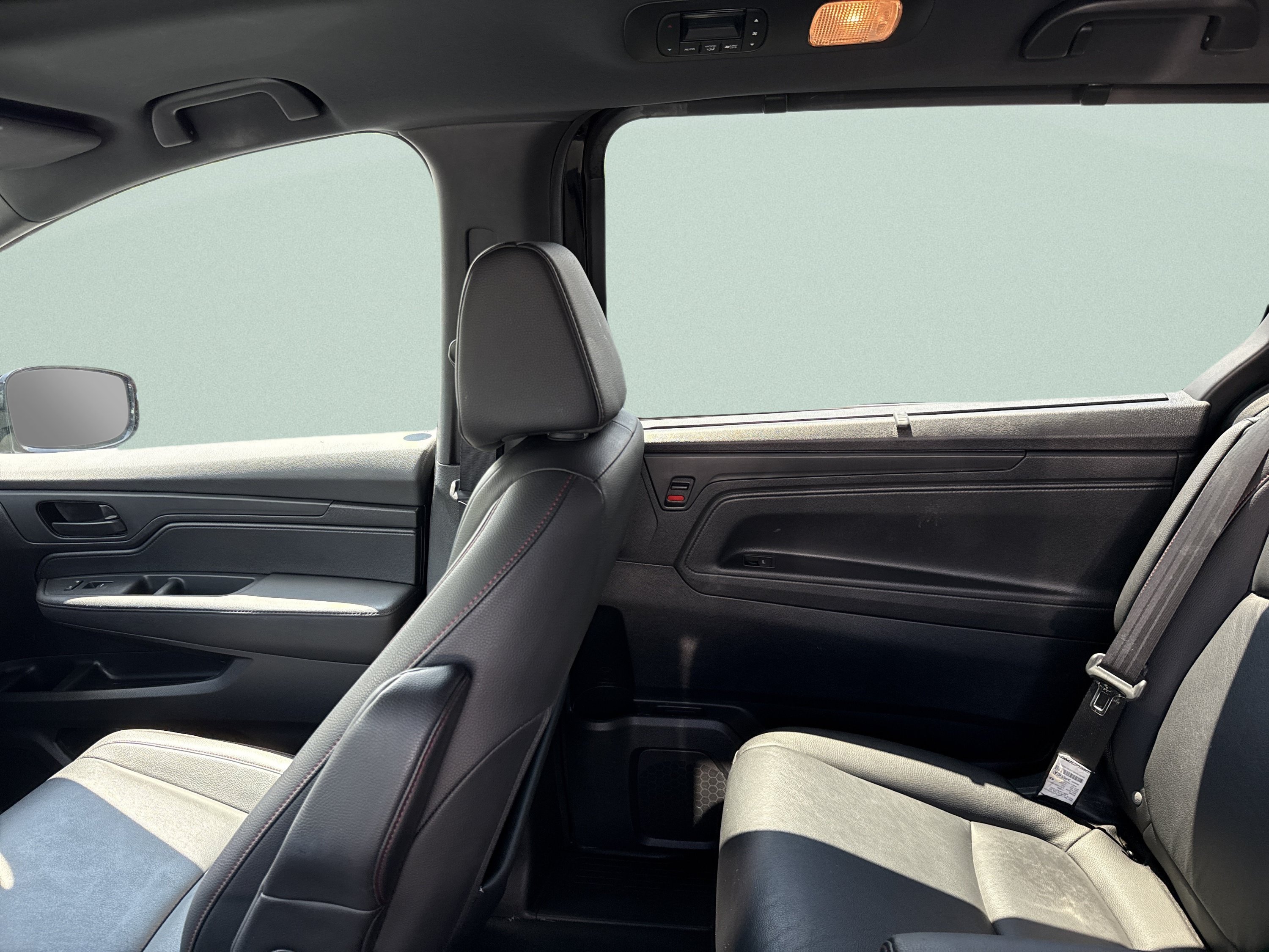 Used 2025 Honda Odyssey Sport-L image 30
