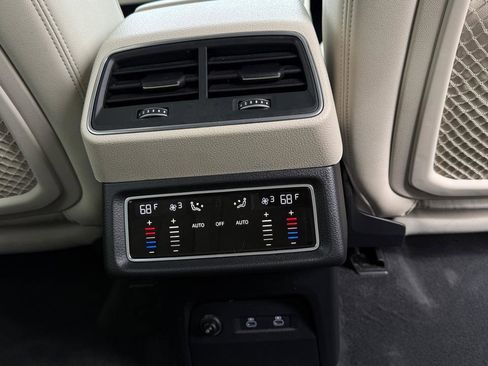 Used 2023 Audi e-tron Premium w/ Convenience Plus Package image 25