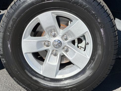 Used 2022 RAM 1500 Classic SLT image 29