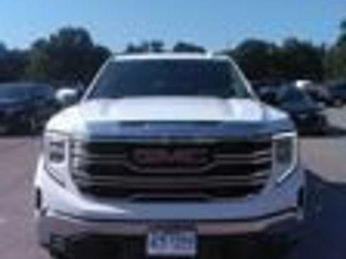 Used 2025 GMC Sierra 1500 SLT RWD image 9