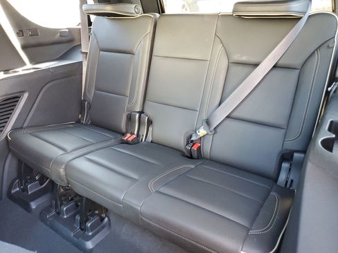 Used 2021 GMC Yukon SLT w/ SLT Premium Package AWD/4WD image 13