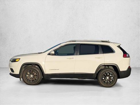Used 2019 Jeep Cherokee Latitude w/ Cold Weather Group image 9