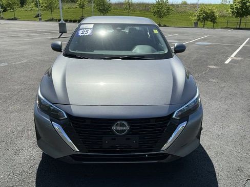 Used 2025 Nissan Sentra SV FWD image 9