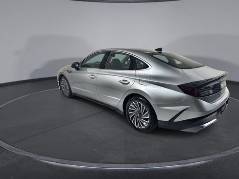 Certified 2025 Hyundai Sonata SEL FWD image 6