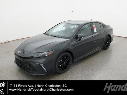 New 2026 Toyota Camry SE FWD image 1