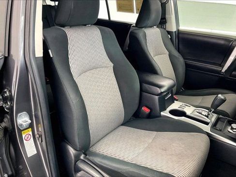 Used 2016 Toyota 4Runner SR5 AWD/4WD image 6