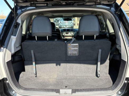 Used 2012 Toyota Highlander Limited w/ Tow Pkg image 40