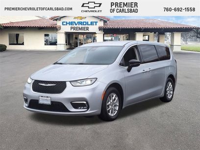Used 2024 Chrysler Pacifica Touring-L
