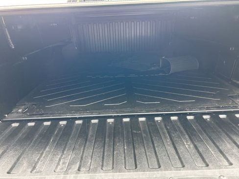 Used 2022 Toyota Tacoma Limited image 10