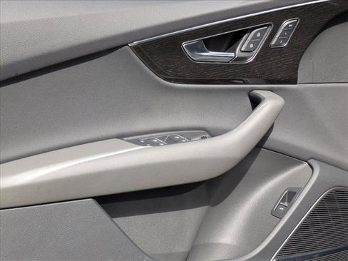 New 2025 Audi Q7 2.0T Premium image 16