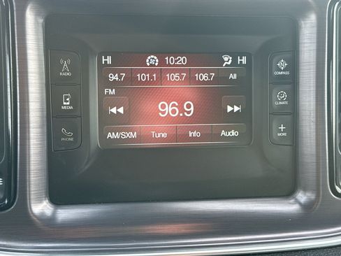 Used 2016 Dodge Challenger SXT image 17