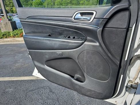 Used 2020 Jeep Grand Cherokee Limited image 25