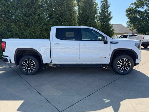 New 2026 GMC Sierra 1500 AT4 w/ AT4 Preferred Package AWD/4WD image 32