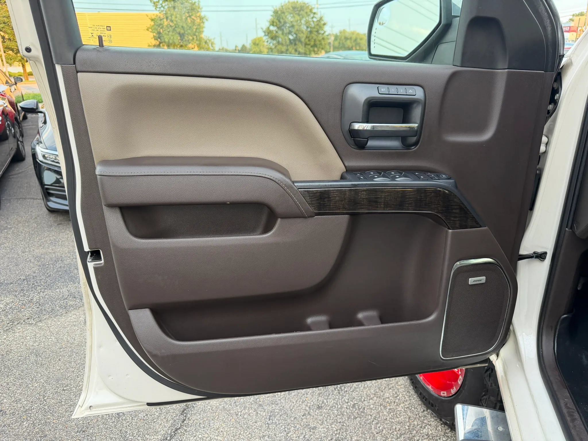 Used 2015 GMC Sierra 1500 Denali AWD/4WD image 12