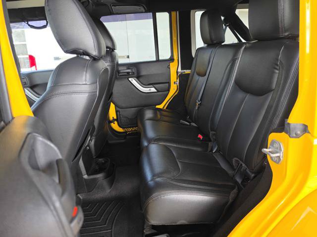 Used 2015 Jeep Wrangler Unlimited Sahara w/ Max Tow Package AWD/4WD image 15