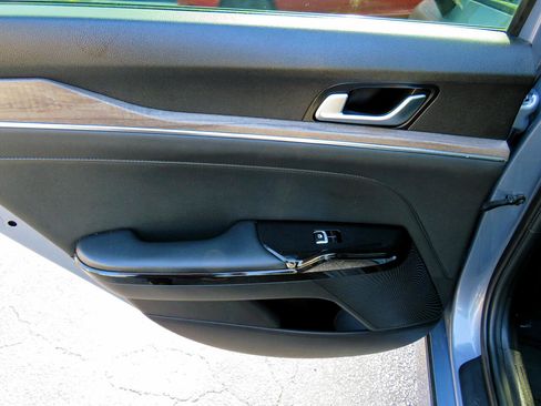 Used 2023 Kia K5 EX image 29