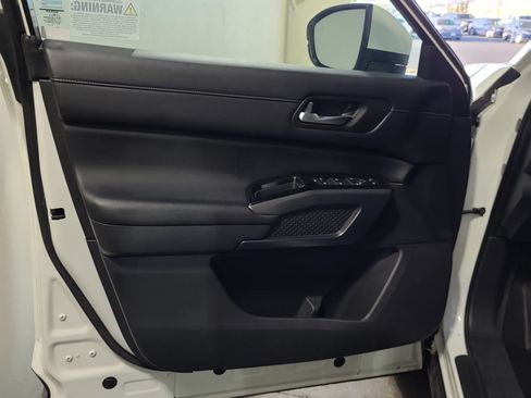 Used 2023 Nissan Pathfinder SL w/ SL Premium Package FWD image 11