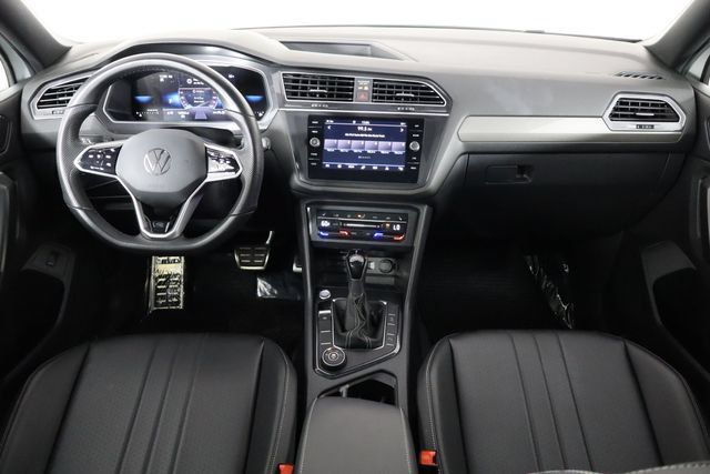 Used 2024 Volkswagen Tiguan SE R-Line AWD/4WD image 13
