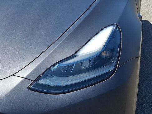 Used 2024 Tesla Model Y Long Range RWD image 9