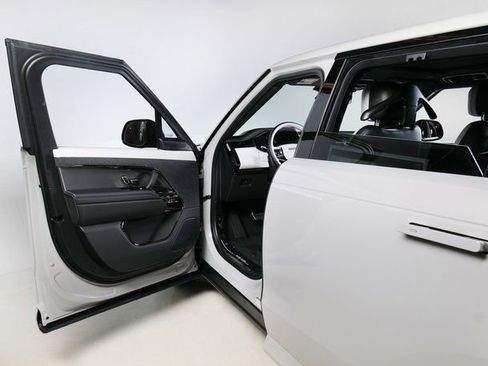 New 2026 Land Rover Range Rover Sport Dynamic SE image 23
