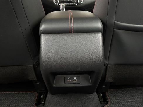 Used 2025 Nissan Altima 2.5 SR FWD image 13
