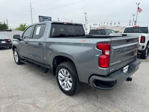 Used 2020 Chevrolet Silverado 1500 Custom w/ Custom Value Package AWD/4WD image 4