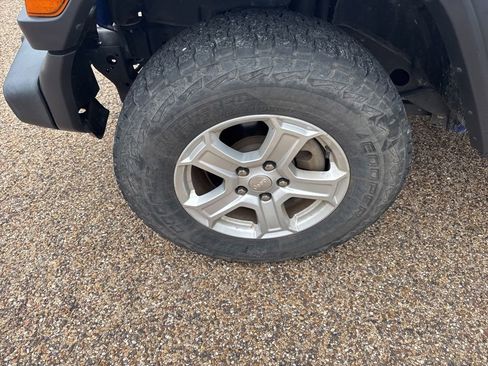 Used 2019 Jeep Wrangler Unlimited Sport S AWD/4WD image 9