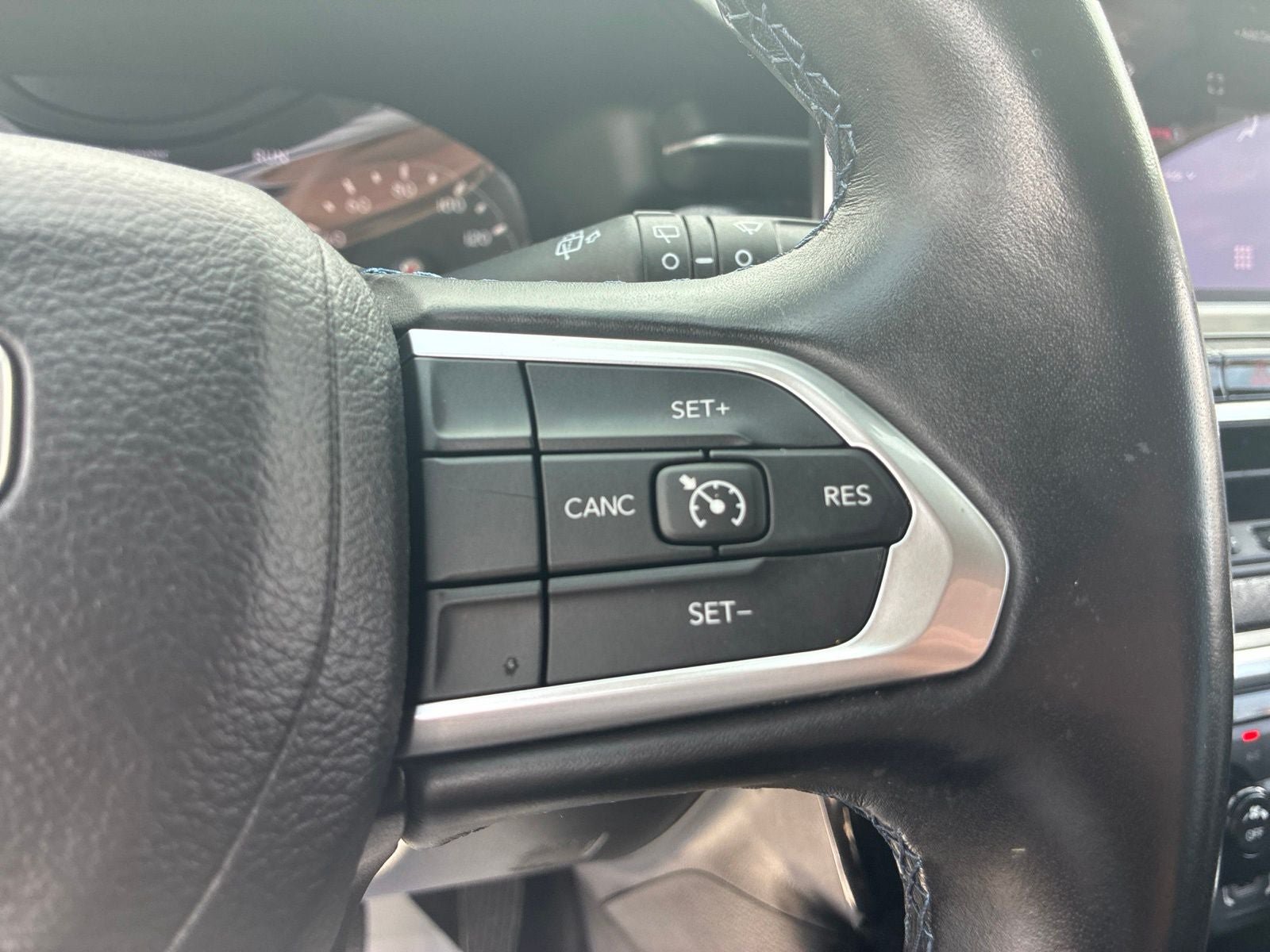 Used 2022 Jeep Compass Latitude w/ Convenience Group FWD image 20
