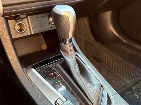 Used 2018 Toyota Corolla SE FWD image 28