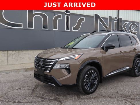 Used 2025 Nissan Rogue Platinum w/ Platinum Premium Package AWD/4WD image 1