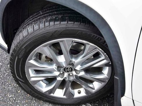 Used 2021 Toyota Highlander Limited image 37