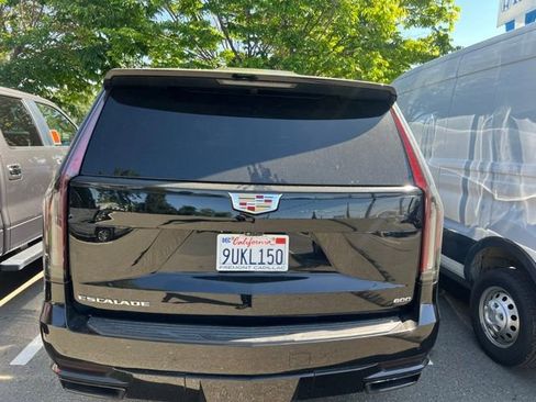 Used 2023 Cadillac Escalade Premium Luxury AWD/4WD image 8