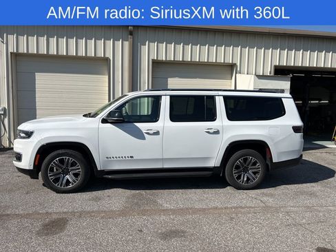 Used 2024 Jeep Wagoneer L Series II w/ Flexible Seating Group image 5