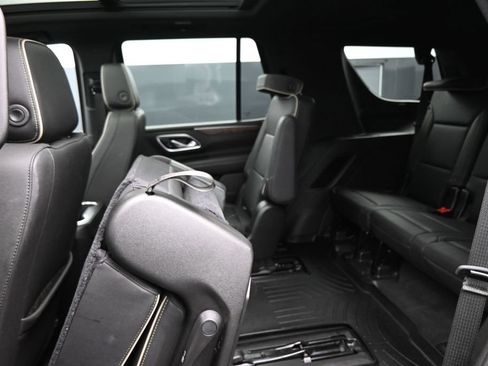 Used 2021 Chevrolet Tahoe Premier w/ Premium Package AWD/4WD image 24