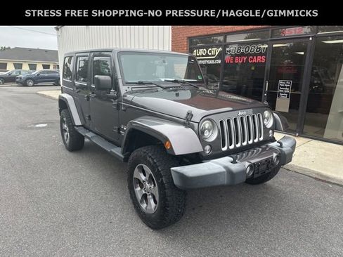 Used 2016 Jeep Wrangler Unlimited Sahara w/ Dual Top Group image 18