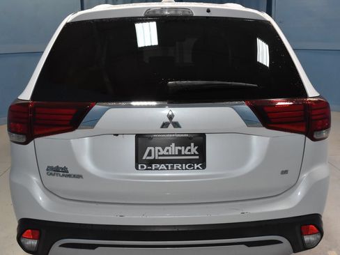 Used 2020 Mitsubishi Outlander SE FWD image 32
