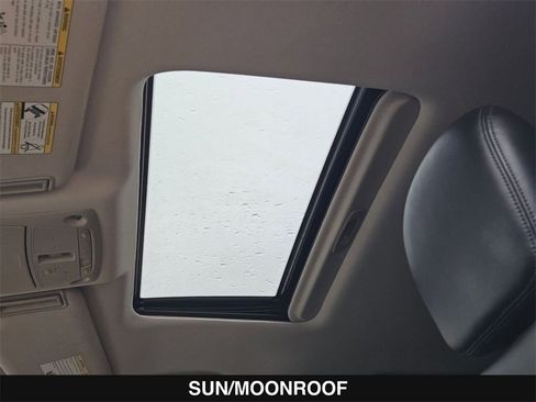 Used 2021 Nissan Armada SL w/ Captain's Chairs Package image 39