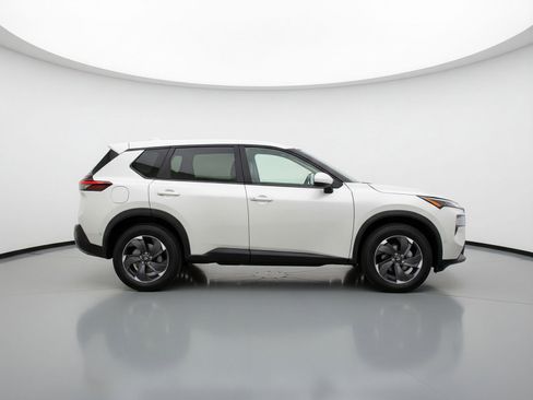 Used 2025 Nissan Rogue SV image 11