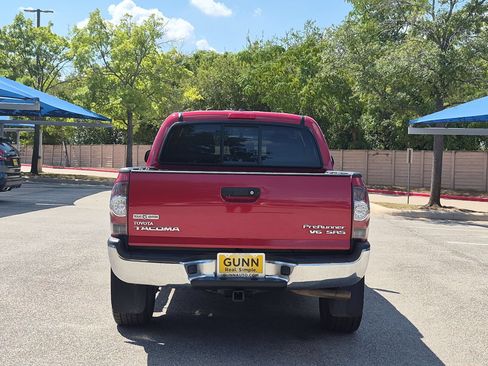 Used 2011 Toyota Tacoma PreRunner w/ SR5 Pkg #2 RWD image 4