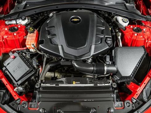 Used 2018 Chevrolet Camaro LT image 17