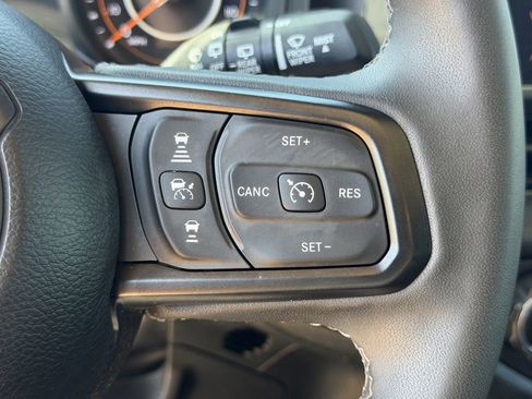 Used 2025 Jeep Wrangler Unlimited Sport AWD/4WD image 22