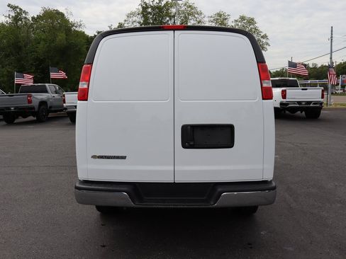 New 2025 Chevrolet Express 3500 w/ Chrome Appearance Package image 24