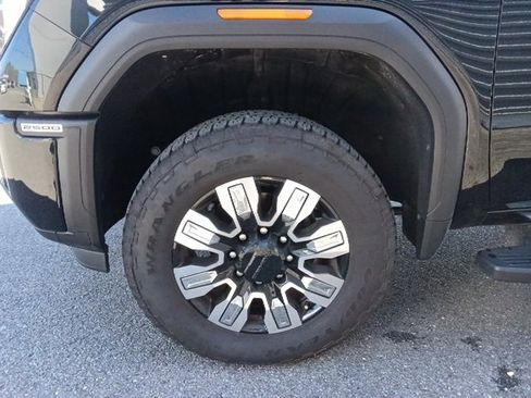 Used 2025 GMC Sierra 2500 Denali w/ Technology Package image 10