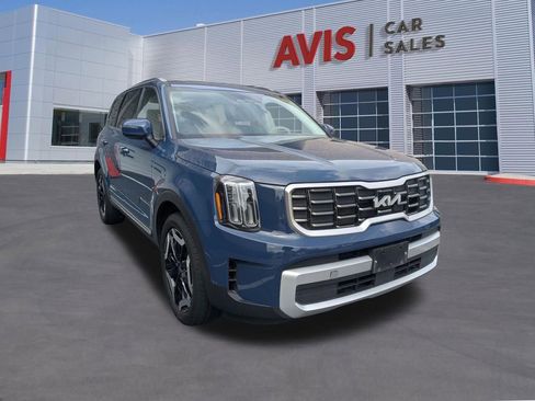 Used 2025 Kia Telluride S image 3