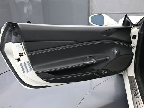 Used 2017 Ferrari 488 GTB image 16