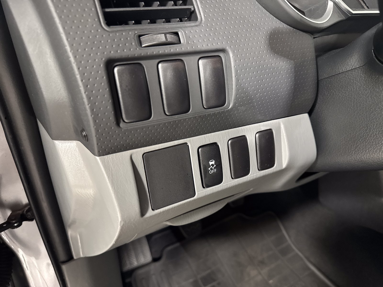Used 2014 Toyota Tacoma 2WD Regular Cab image 11