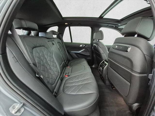 Used 2025 BMW X5 sDrive40i RWD image 24