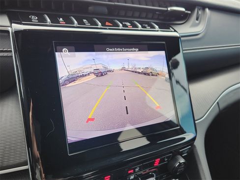 Used 2024 Jeep Grand Cherokee Altitude image 19