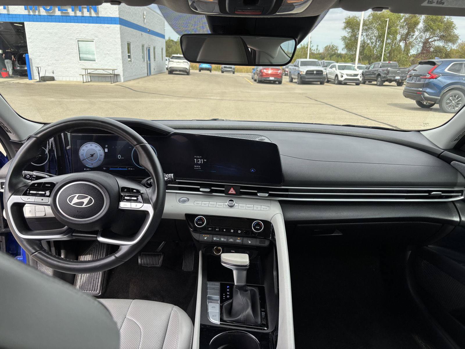 Used 2025 Hyundai Elantra Limited FWD image 19